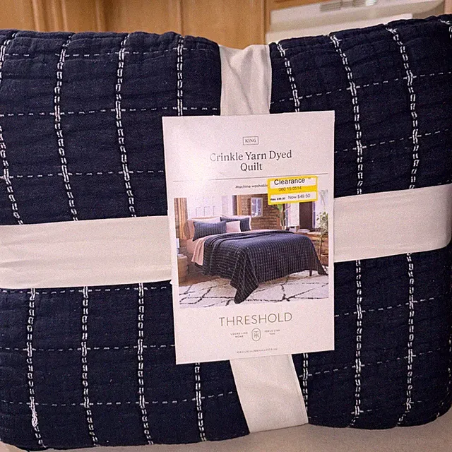 King Yarn Dye Crinkle Grid Quilt Navy Blue/Ivory - Threshold: Cotton Percale